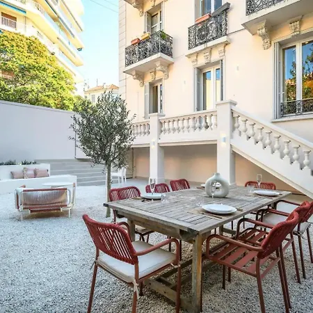 3 Avec Jardin Prive