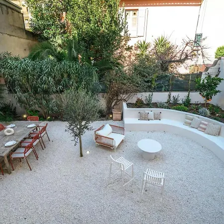 3 Avec Jardin Prive Apartament